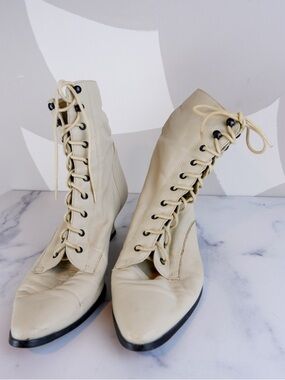 Vintage 90's Ellemenno White Leather Granny Boots | 8 1/2